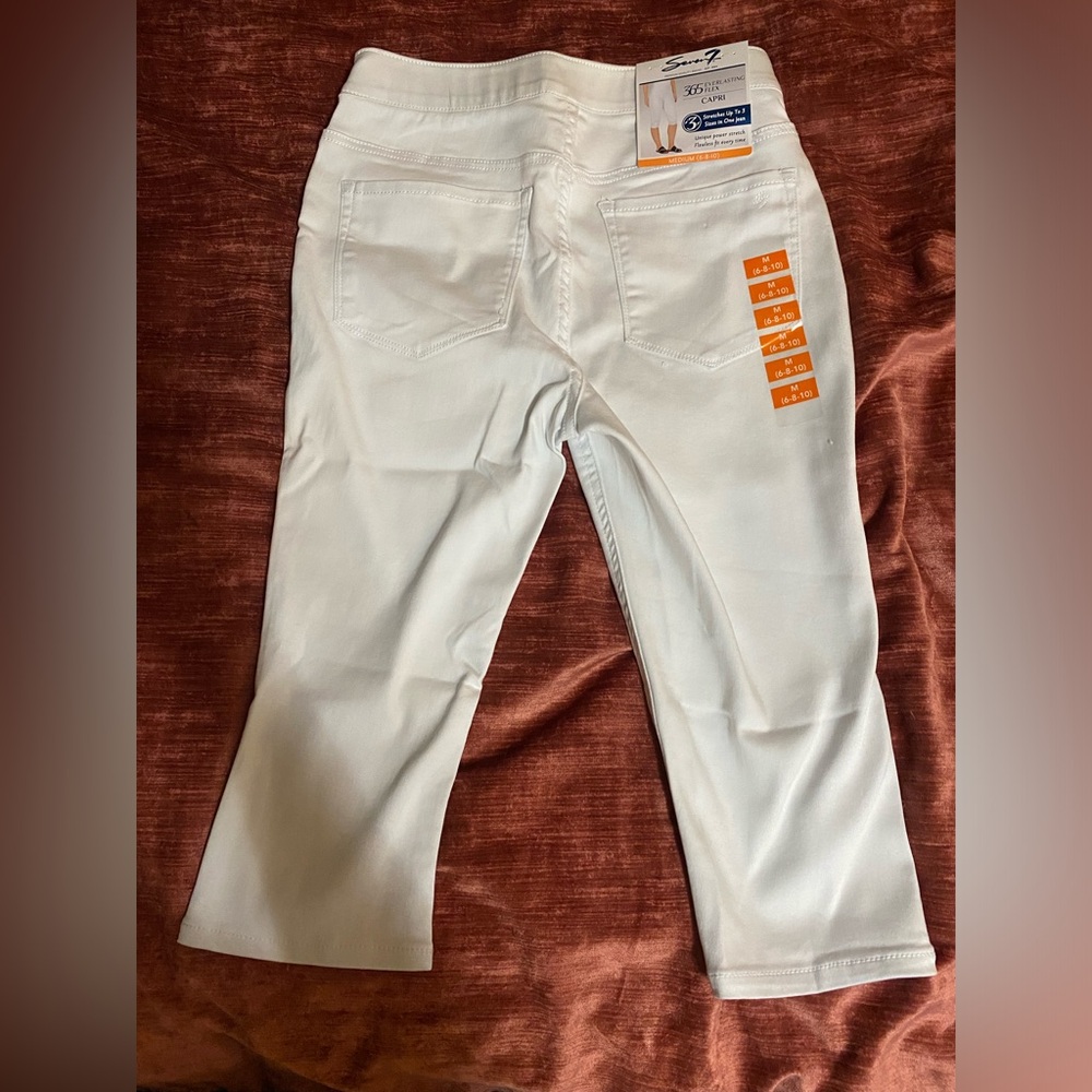 Seven7 365 Everlasting Flex Capris - NWT! - White, Size M